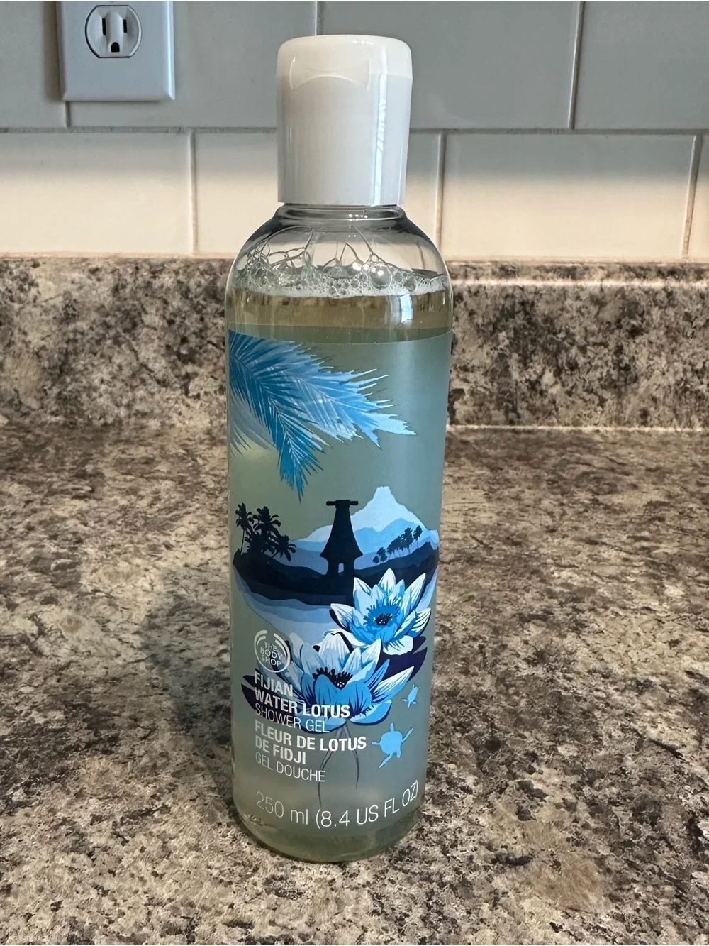 NEW The Body Shop Voyage Collection Fijian Water Lotus Shower Gel Body Wash 2013